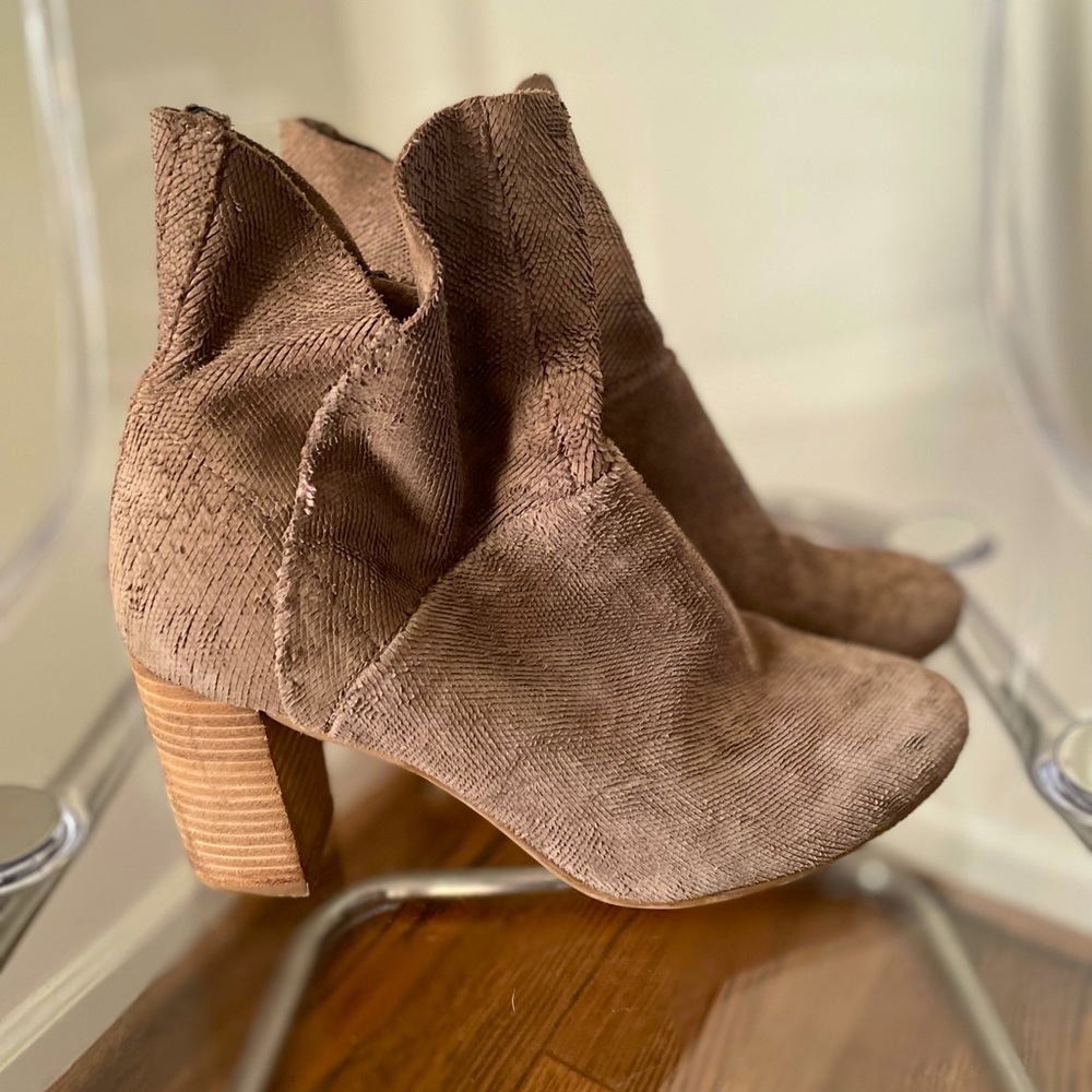 Seychelles x Anthropologie Prop Leather Ankle Boots with block heel size 8